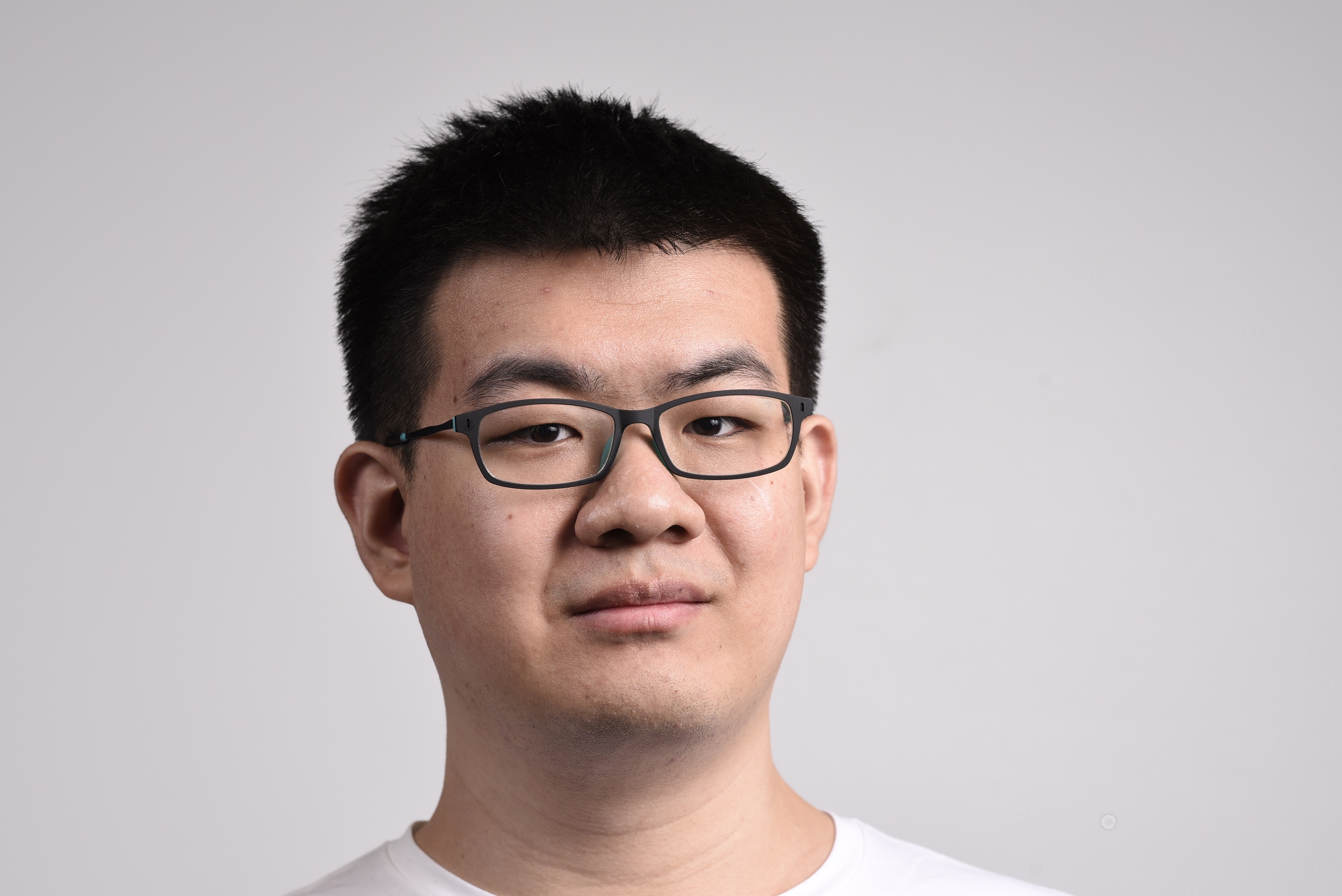 Yifeng Shi